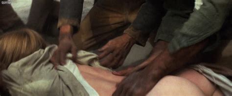 The Outlaw Josey Wales nude pics página