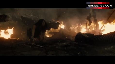 Gal Gadot Hot Scene Batman V Superman Dawn Of Justice Nudebase