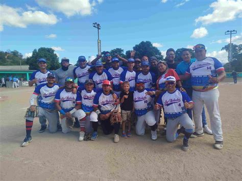 Todo un éxito la gran final del torneo de softbol "Urdaneta Batea" en