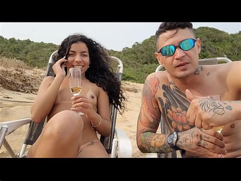 MI NOVIA Y YO FUIMOS A LA PLAYA NUDE Y ESTABAMOS ARREGLOS EN MEDIO DE TODOS XVIDEOS