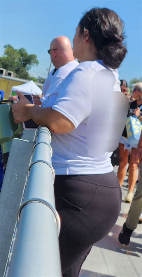 Out In The Wild BBW Massive Ass On Latina MILF Spandex Leggings Yoga Pants Forum