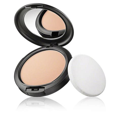 Тональный крем MAC Studio Fix Powder Plus Foundation NW20 - купить с ...