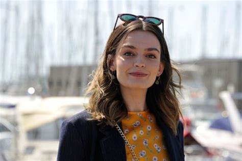 Emma MacKey Sex Education bientôt au côté de Romain Duris dans