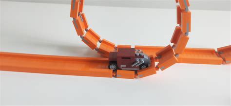 LEGO Trifft Auf Hot Wheels Der Looping Ruft Zusammengebaut
