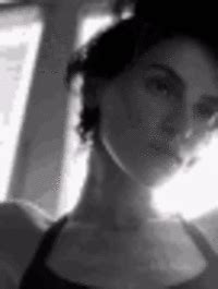 Bikini ile fotoğraf cekilip sosyal medyada paylaşmak sizce tehsircilikmidir KizlarSoruyor