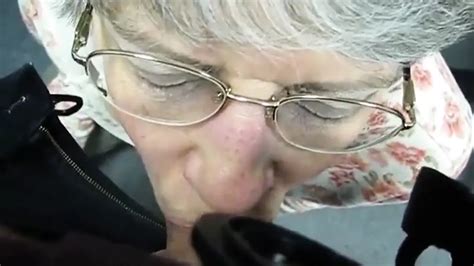 Oma Lutscht Geil Und Schluckt Es Omani Porn XHamster