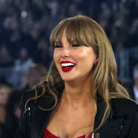 Eminem S Daughter Hailie Wows In String Bikini During Beach Vacation Before Wedding Hello