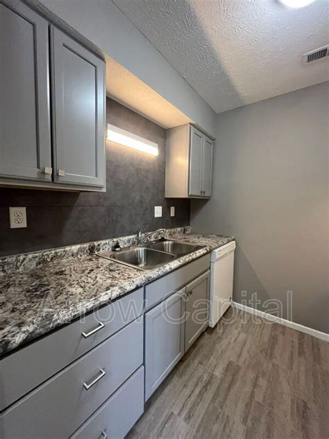 Request A Viewing For Washington St Unit Tenant Turner