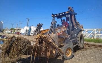 Retiran basura acumulada en biobarda de Mazatlán