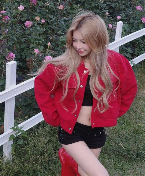 Hot Girl C H N Tri U Follower T Ng B D M Visual Tr N S Ng Truy N H Nh Quy T Chi Tri U