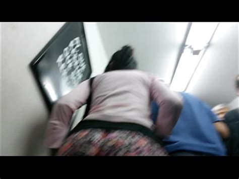 Culona en Estación de subte Argentina 2 XVIDEOS