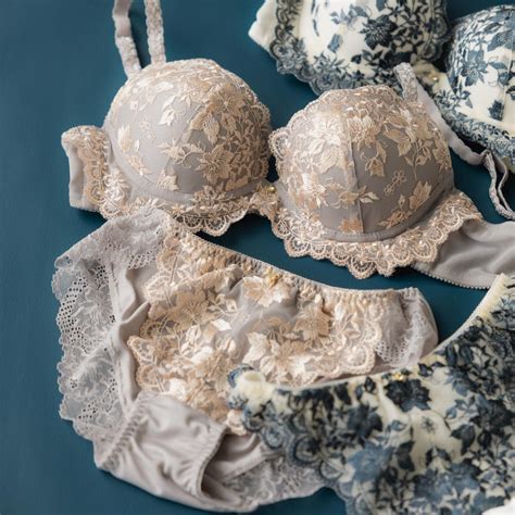 フランデランジェリー fran de lingerie ロマンチックな華ありランジェリーしっかり盛胸安定感 クラシカルフローラル ブラジャーショーツセット返品不可商品 グレー