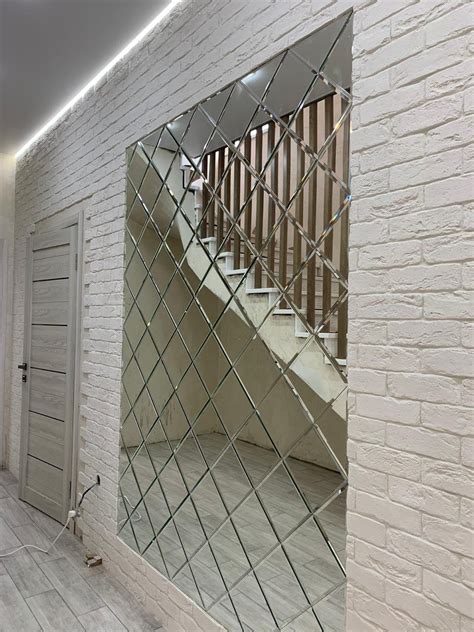 Зеркало ромбами в прихожей (60 фото)