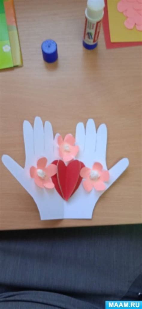 Аппликация в средней группе «Сердечко для мамы» (4 фото). Воспитателям ...