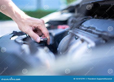 checking  coolant level   car  cap   radiator check