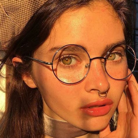 Pinterest Milk Honeyy Girls With Glasses Beauty Aesthetic Girl