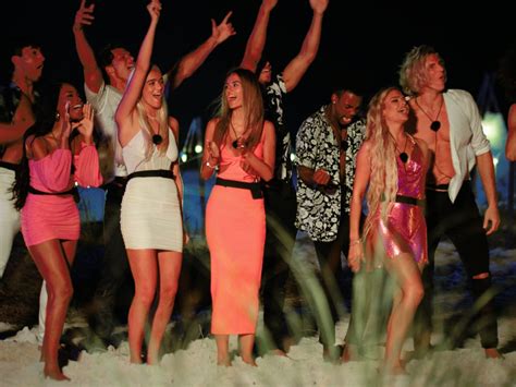 Too Hot To Handle Season S Cast Open Up In An Emotional Healing Workshop Cosmopolitan Middle