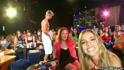 Dancing Bear Nude Fapullo