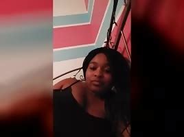 Thick Periscope Girl Showing Tits ShesFreaky