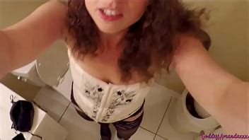 Sexy Pussy Peeing In Toilet XNXX