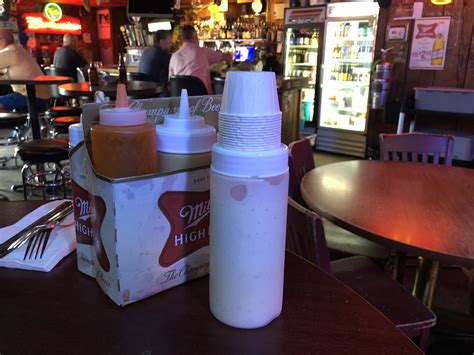 Reel M Inn - Portland, OR | Review & What to Eat