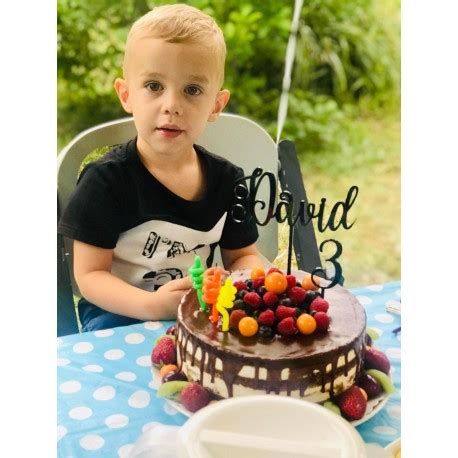 Mrkvov Semi Naked Dort S Prav M Nug Tem A Lesn M Ovocem