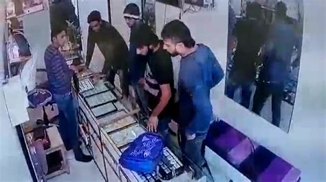 Delhi Criminals Pose As Customers Rob Jewellery Store Of Over Rs 30 Lakh