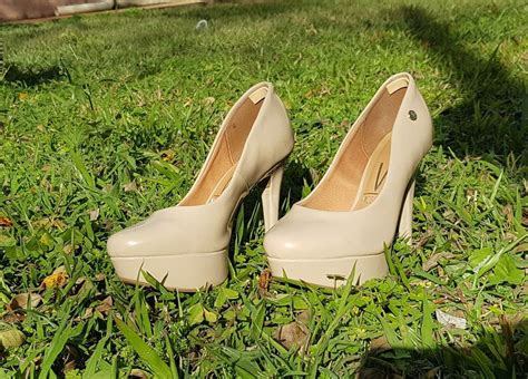 Salto Alto Nude Fita Dourada Sandália Feminina Vizzano Usado enjoei