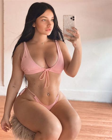 Ally Bross Shows Off Her Juicy Ass In Tiny Bikini Photos The Fappening