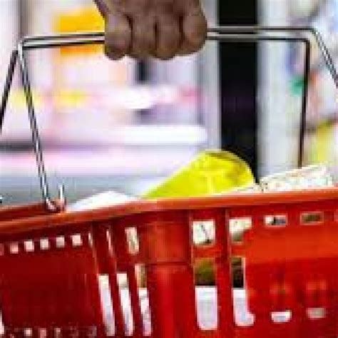 Consumo masivo: estiman que la caída de dos dígitos seguirá por todo 2024