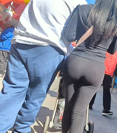 Latina In Black Leggings Vtl Oc Spandex Leggings Yoga Pants Forum