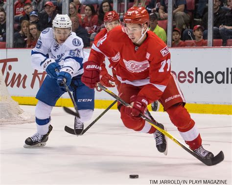 Detroit Red Wings Vs Tampa Bay Lightning Pix In Play Magazine