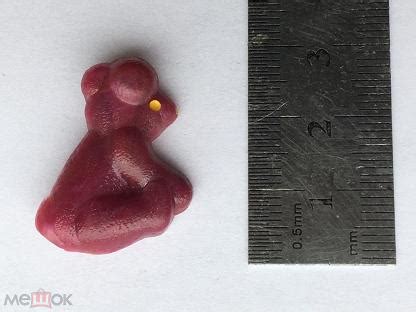 Советский детский пластмассовый значок. Медведь Медвежонок Мишка ...