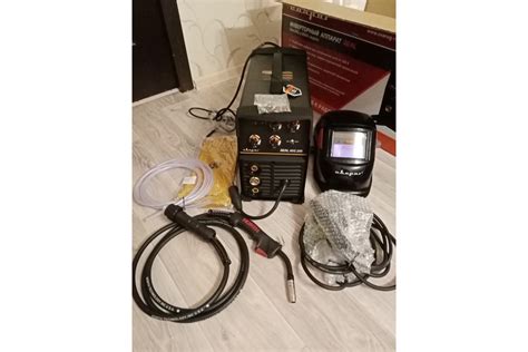 Сварочный инвертор Сварог MIG 200 REAL N24002N Black маска+краги 95883 ...