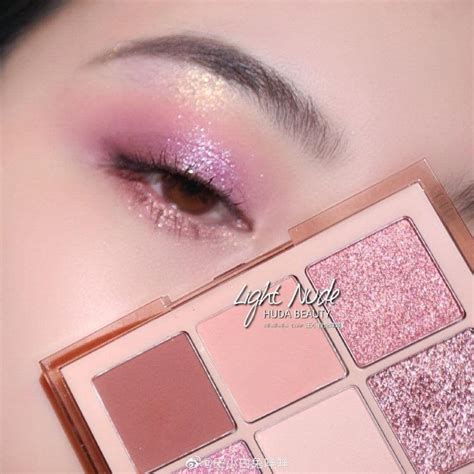 Bảng Mắt Huda Beauty Nude Obsessions Light Palette