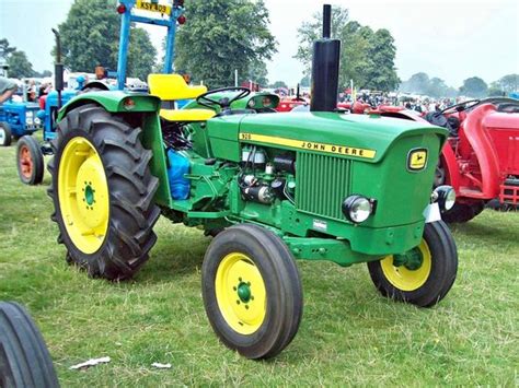 Fiche Technique John Deere 920 1967 1975
