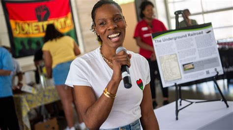 Bloomington Pantagraph Archive: Exploring Historical Page 35 News 14