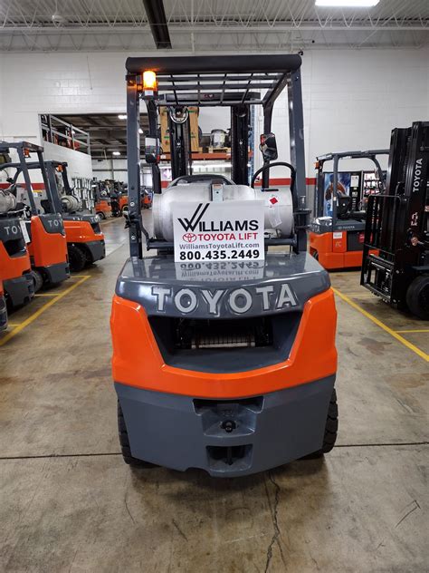 6,500 LBS Cap. LPPneumatic ForkliftNew8FGU32 - Williams Toyota Lift