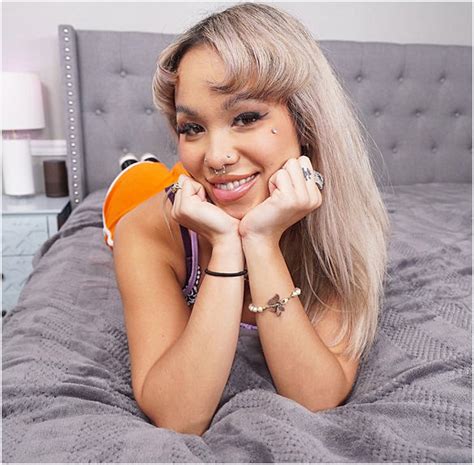 All Sex K S FJ Luna Luxe Gets Her Canadian Pussy Fucked Phun Org Forum