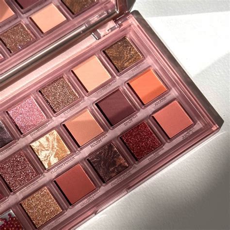 Paleta De Sombras Naughty Nude MKD IMPORTACIONES