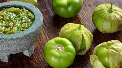 What Are Tomatillos And What Can You Do With Them