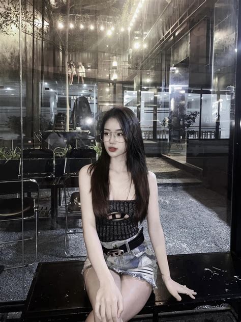 Hot Girl H I Ph Ng H N H Ti N O U Vi T Nam Khoe D Ng Nu T Khi Di N Bikini M Nh Mai