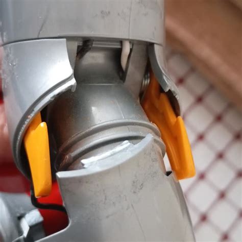 Dyson Islak Kuru Elektrik Süpürgesi Kırılma Aparatı Şikayetleri ...