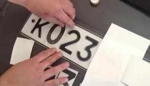 Как правильно клеить пленку на номер Нано авто пленка на номер от камер ...