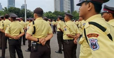 mengenal seragam  satpam  mulai berlaku  faktanya