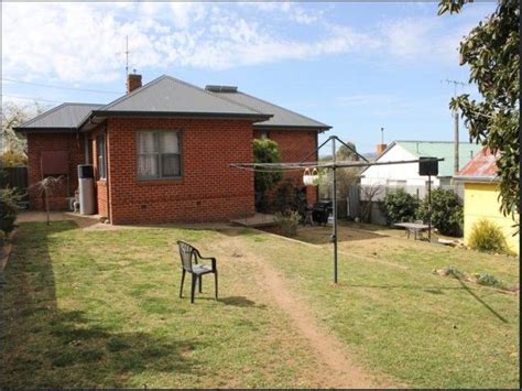 Terrible Real Estate Agent Photographs