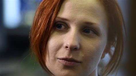 Pussy Riot Op T Ve V Zen Rusk Policie Zadr Ela Dv Lenky Zn M Skupiny Den K Cz