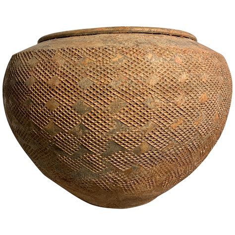 Han Dynasty Hu Jar At 1stdibs Han Jar Hu Han China Han Dynasty Pottery
