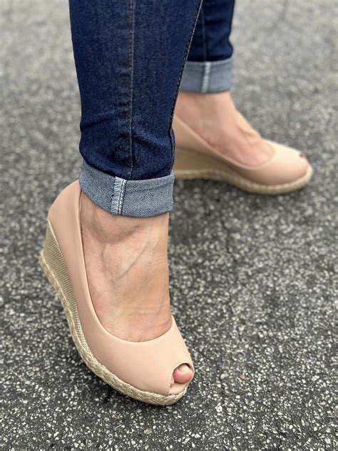 Anabela Peep Toe Nude Omundodassapatilhas Br