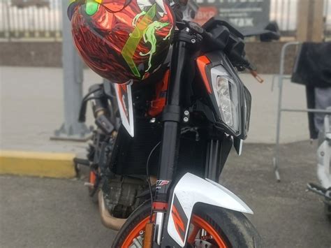 Купить б у KTM 890 Duke R инжектор 6 передач в Екатеринбурге оранжевый naked bike 2021 года по